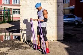 内维尔：顶级联赛中输球是正常现象，阿森纳不应因此慌乱