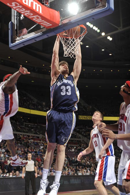 仅凭淳朴的 仅凭淳朴的