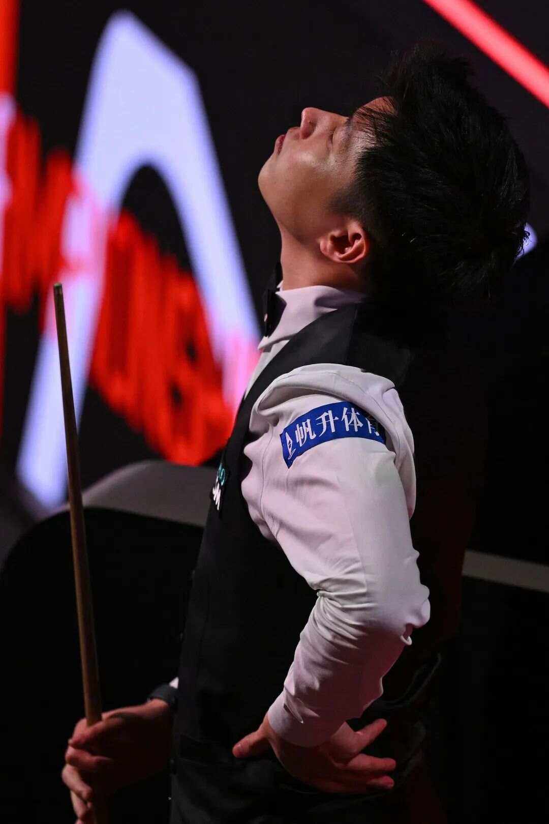 更承载着深 更承载着深