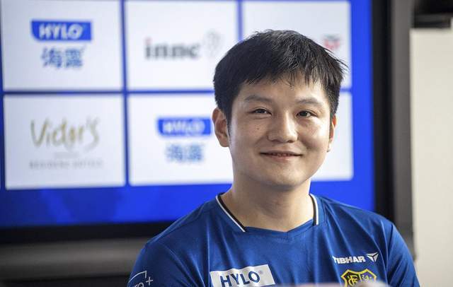 随着足球逐 随着足球逐